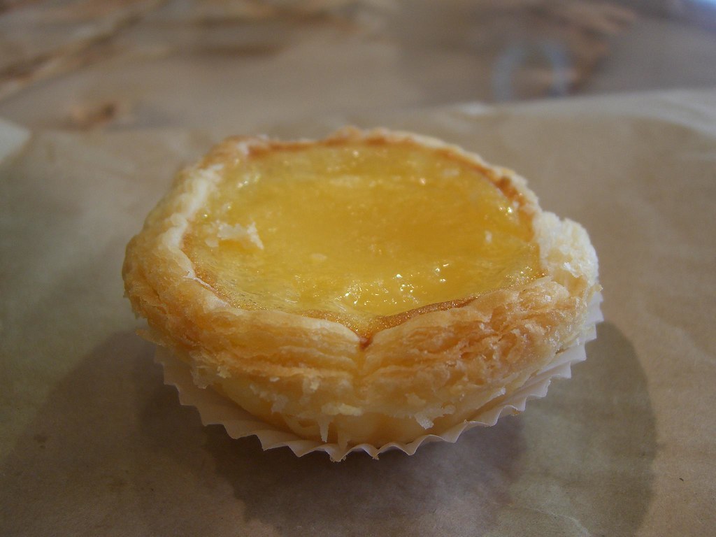 How many calories are there in egg tarts?